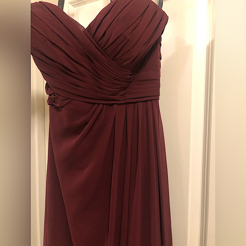 Elegant Burgundy Evening Dress